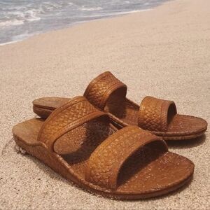 Stylish Brown Hawaiian Slide Sandals